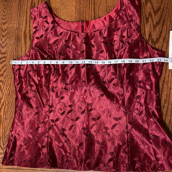 NWT Formal women’s sleeveless top tank embroidered zippered satin wine red 2X - Picture 8 of 10